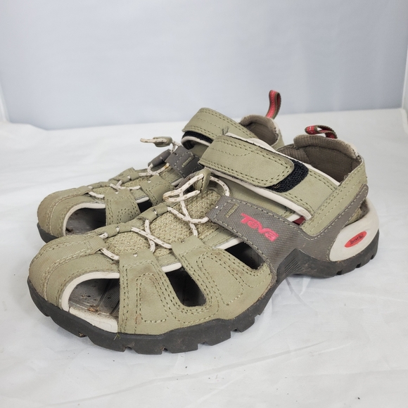 teva forebay fisherman sandal